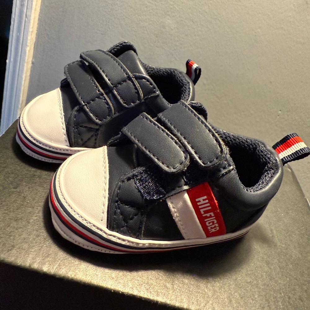 Tommy Hilfiger Kids Sneakers in Navy and White